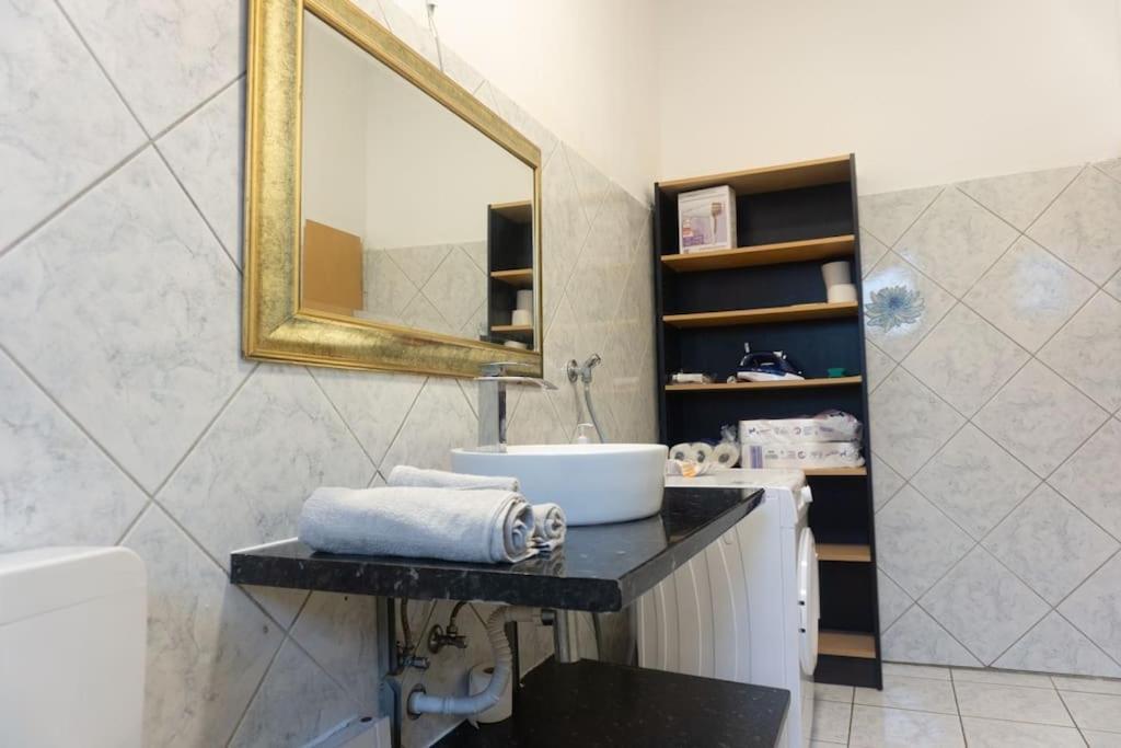 Apartment In Wuppertal - Charmante 3-Zimmer-Oase Mit Kamin Und Badewanne Kültér fotó