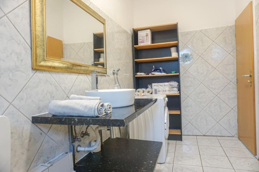 Apartment In Wuppertal - Charmante 3-Zimmer-Oase Mit Kamin Und Badewanne Kültér fotó