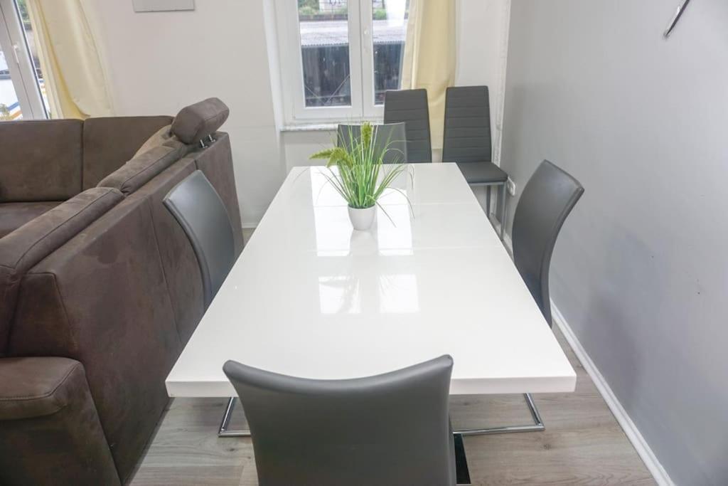 Apartment In Wuppertal - Charmante 3-Zimmer-Oase Mit Kamin Und Badewanne Kültér fotó