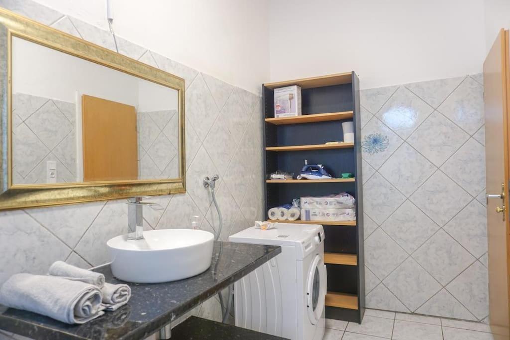 Apartment In Wuppertal - Charmante 3-Zimmer-Oase Mit Kamin Und Badewanne Kültér fotó